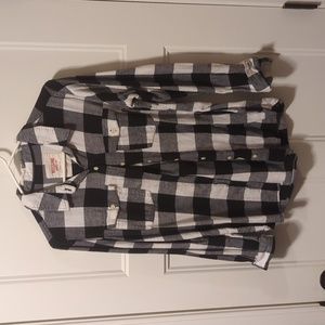Mossimo white and black buffalo plaid shirt
